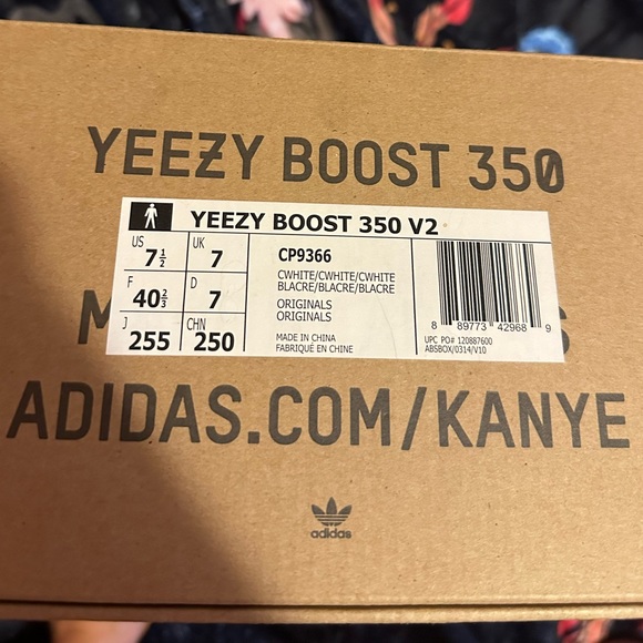 AUTHENTIC. Yeezy boost 350 v2 cream white, size 7.5 - Picture 2 of 16